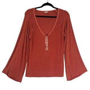 POL Flared Bell Sleeve Lace‎ Trim Ribbed Henley Top Sz M Rust 100% Cotton Boho